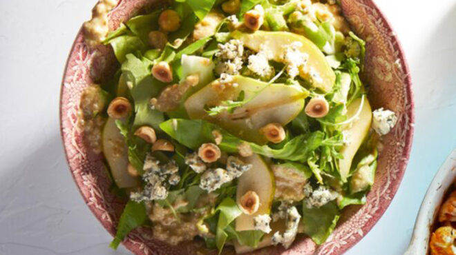 σαλάτα-με-αχλάδια-και-ροκφόρ-563939662