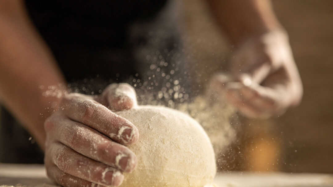 γιατί-αυξήθηκε-το-αλάτι-στο-ψωμί-563931754