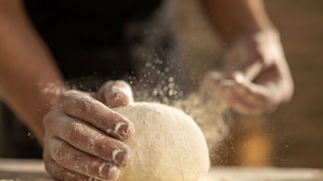 γιατί-αυξήθηκε-το-αλάτι-στο-ψωμί-563931754