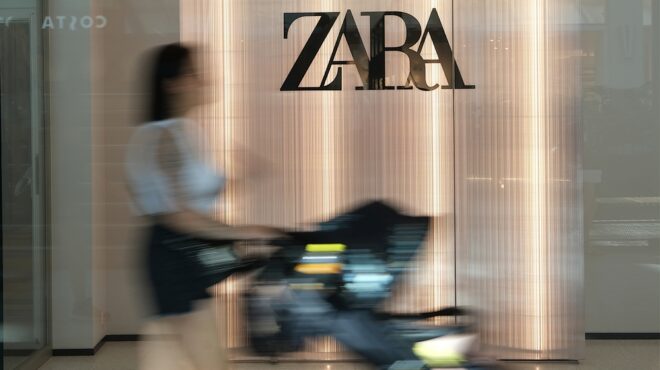 black-friday-eργαζόμενοι-στον-όμιλο-zara-ετοιμάζουν-563934007