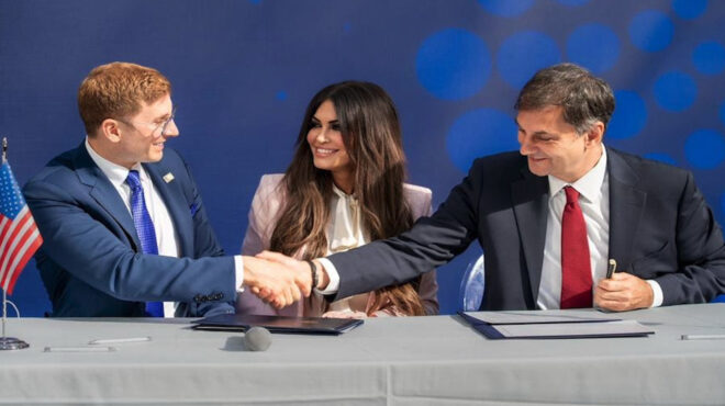 ελλάδα-και-ηπα-υπέγραψαν-διακήρυξη-οι-563908969