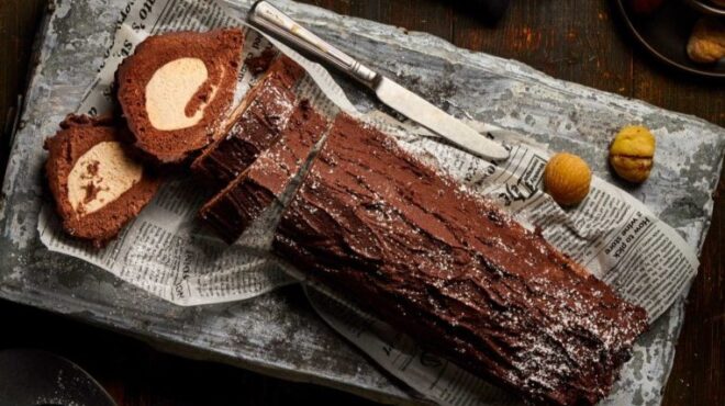 σοκολατένιος-κορμός-με-κάστανο-563942077