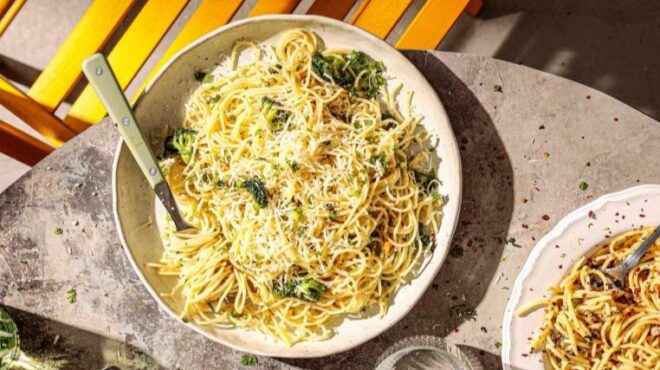 σπαγγετίνι-με-μπρόκολο-και-μυρώνια-563926627