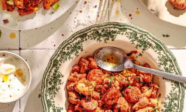 τηγανιά-κοτόπουλου-με-χωριάτικο-λουκ-563949913