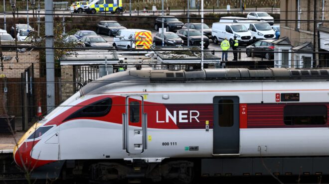 επίθεση-με-μαχαίρι-σε-τρένο-προς-λονδί-563899969