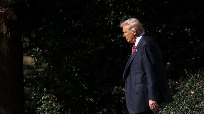 ο-τραμπ-ετοιμάζει-κυβερνητικό-ανασχη-563933647