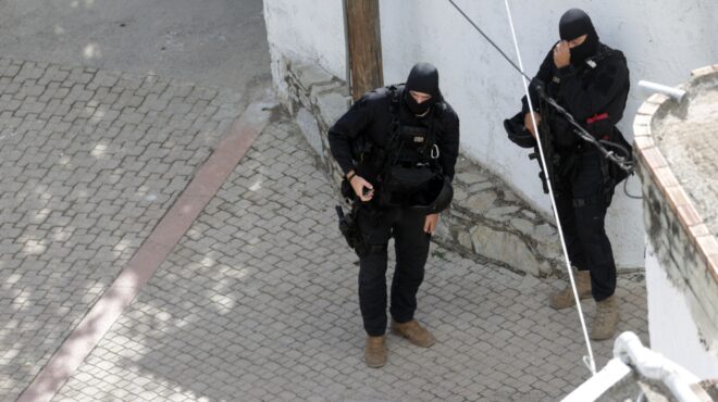 βεντέτα-στα-βορίζια-ο-γρίφος-των-όπλων-563905123