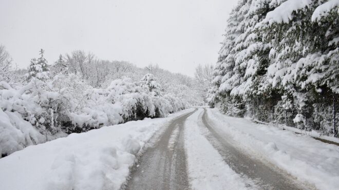 επεσαν-τα-πρώτα-χιόνια-στα-χιονοδρομι-563937421