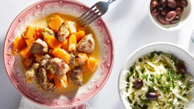 χοιρινό-με-κολοκύθα-και-πράσα-563926633