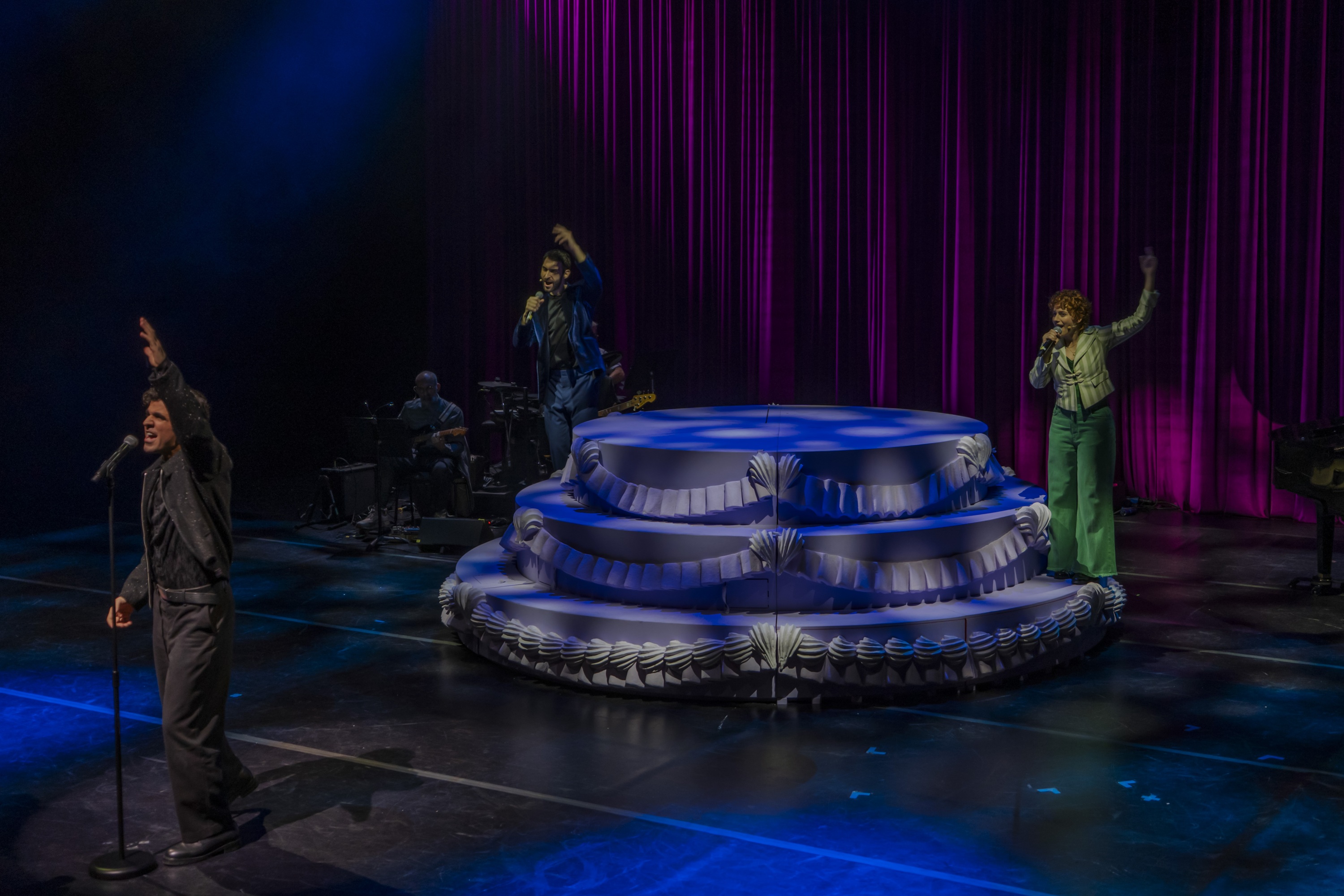 Η υπαρξιακή αγωνία λίγο πριν από τα 30 – Η «Κ» στην πρόβα του  μιούζικαλ «Tick, Tick… Boom!»-3