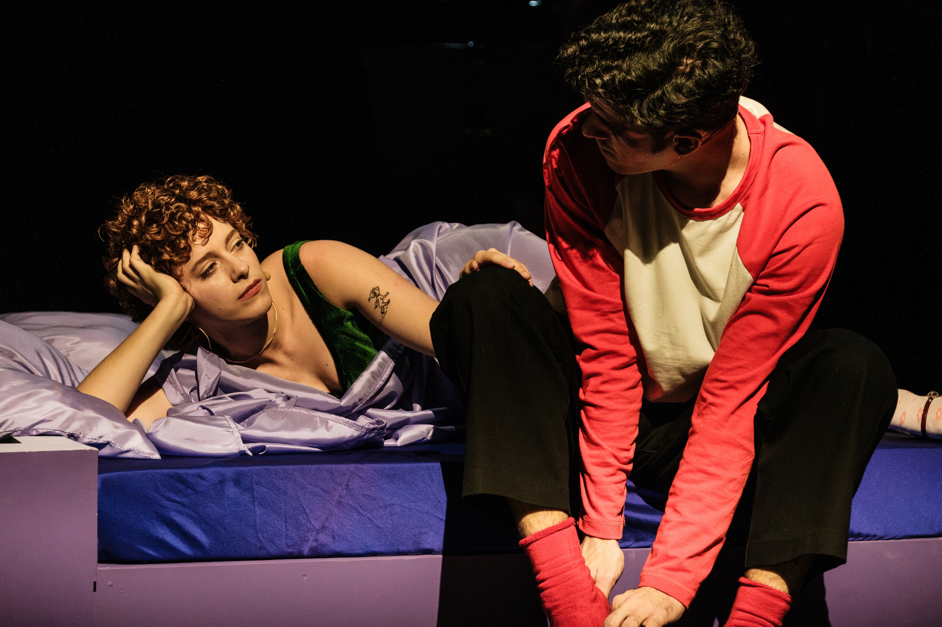 Η υπαρξιακή αγωνία λίγο πριν από τα 30 – Η «Κ» στην πρόβα του  μιούζικαλ «Tick, Tick… Boom!»-1