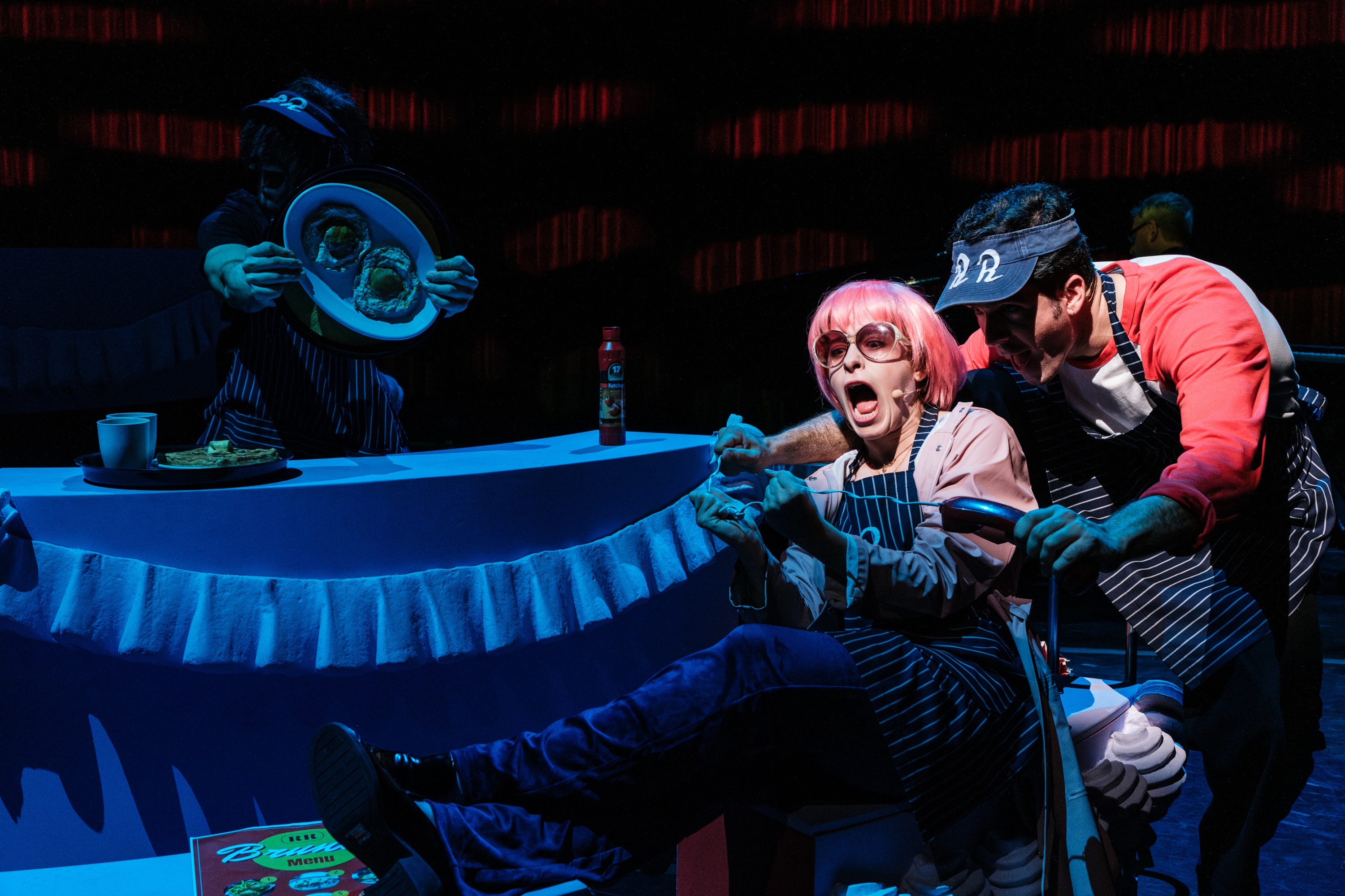 Η υπαρξιακή αγωνία λίγο πριν από τα 30 – Η «Κ» στην πρόβα του  μιούζικαλ «Tick, Tick… Boom!»-5