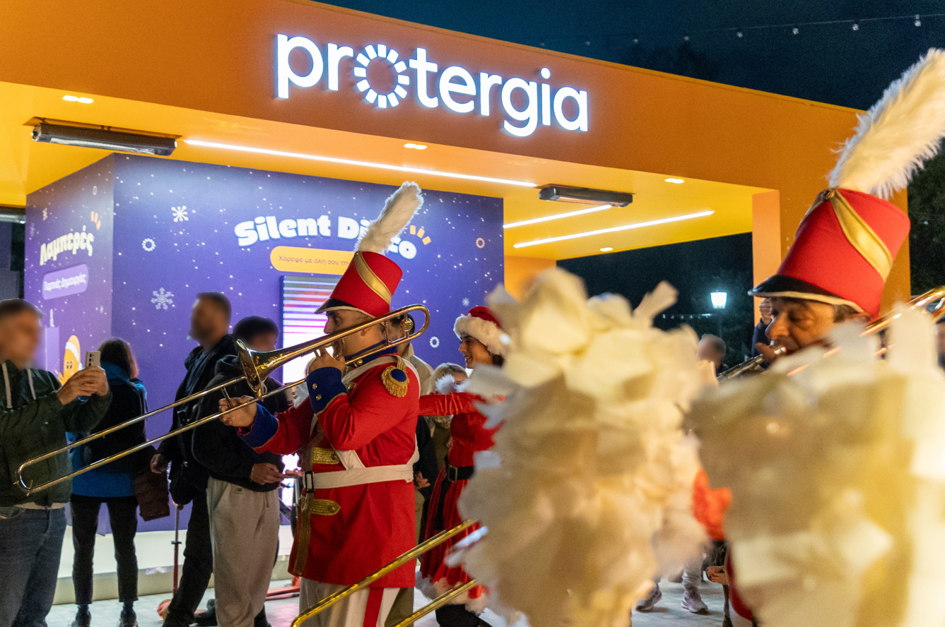 Χριστούγεννα στο Πεδίον του Άρεως με φως και μαγεία από την Protergia-4