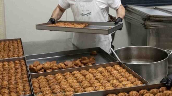 τα-καλύτερα-μελομακάρονα-της-αθήνας-η-563975188