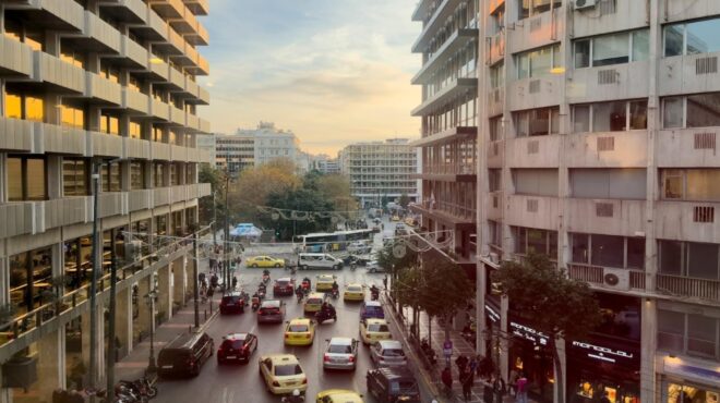 αθήνα-επιστροφή-πινακίδων-από-τη-δημο-563988586