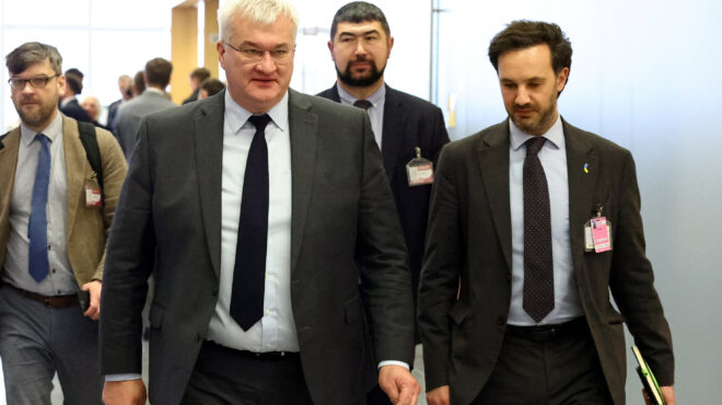 ρούτε-νατο-και-ε-ε-πρέπει-να-συνεχίσου-563955142