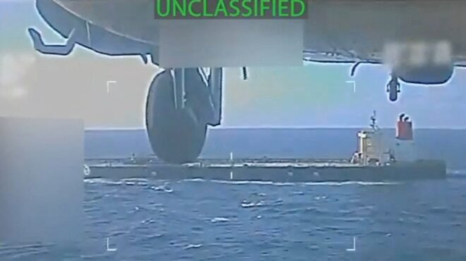 ο-τραμπ-μπλοκάρει-τα-τάνκερ-υπό-καθεστ-563971846