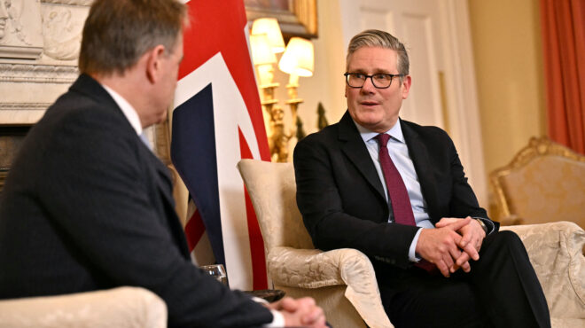 στάρμερ-eρευνα-για-ξένη-παρέμβαση-στις-563978890