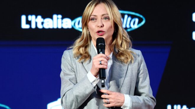 μελόνι-στο-πλευρό-της-ουκρανίας-από-τη-563975959