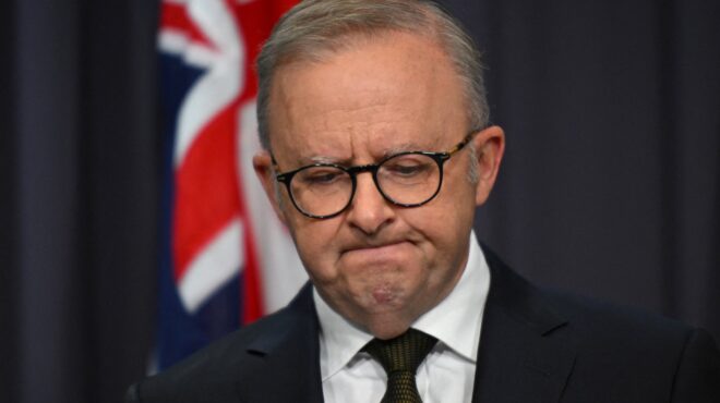 αλμπανέζι-για-τρομοκρατική-επίθεση-σ-563975869