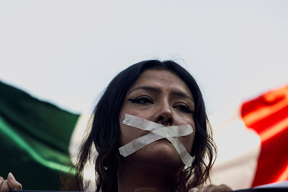 Να σε πάω παιδί μου να δεις τον Δράκουλα;-1