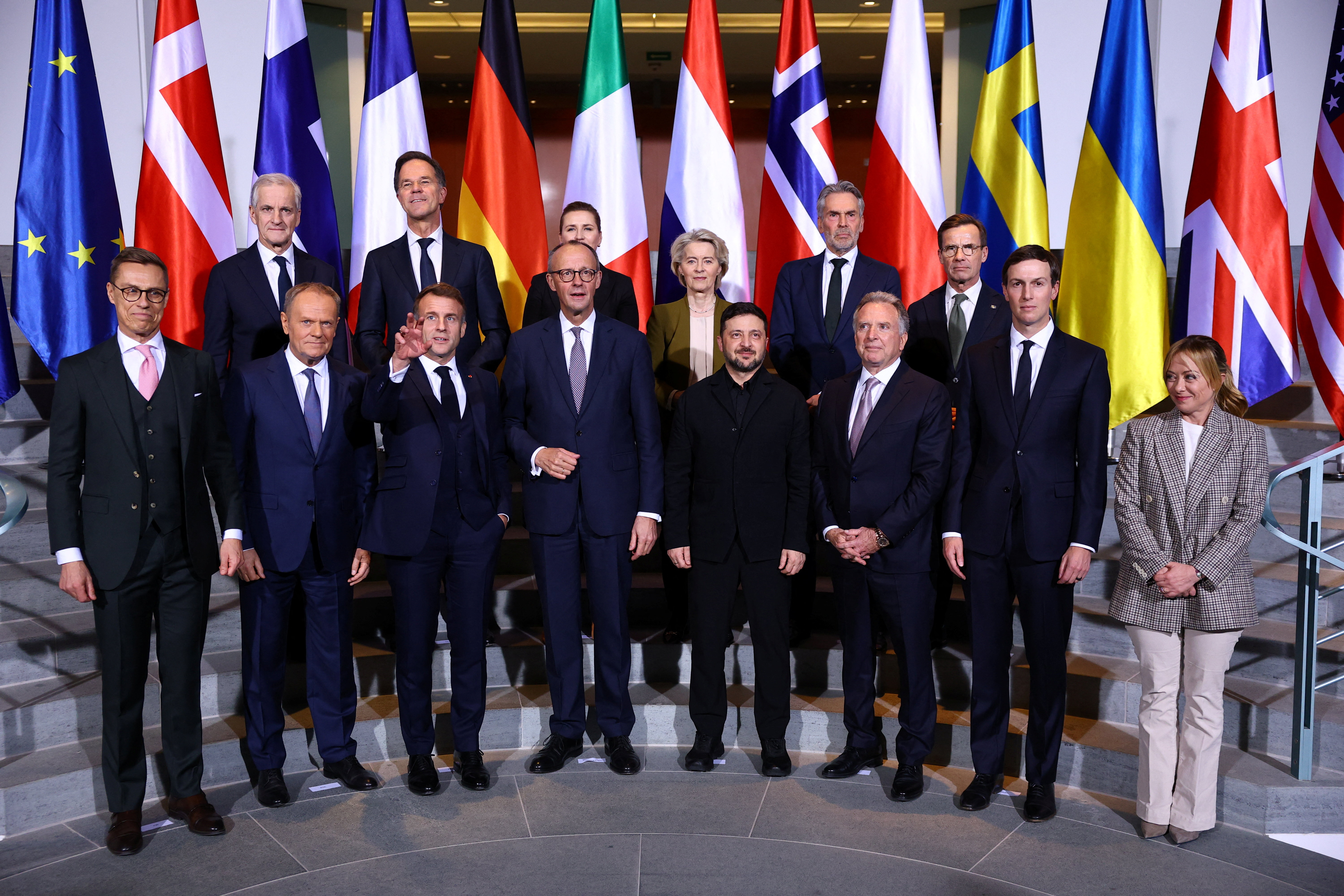 Τραμπ: «Πιο κοντά από ποτέ» σε συμφωνία για την Ουκρανία – Στο τραπέζι εγγυήσεις τύπου Αρθρου 5-1