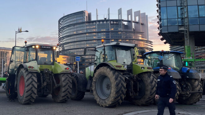 γαλλία-17χρονος-μαθητής-πίσω-από-το-fake-βίν-563985586