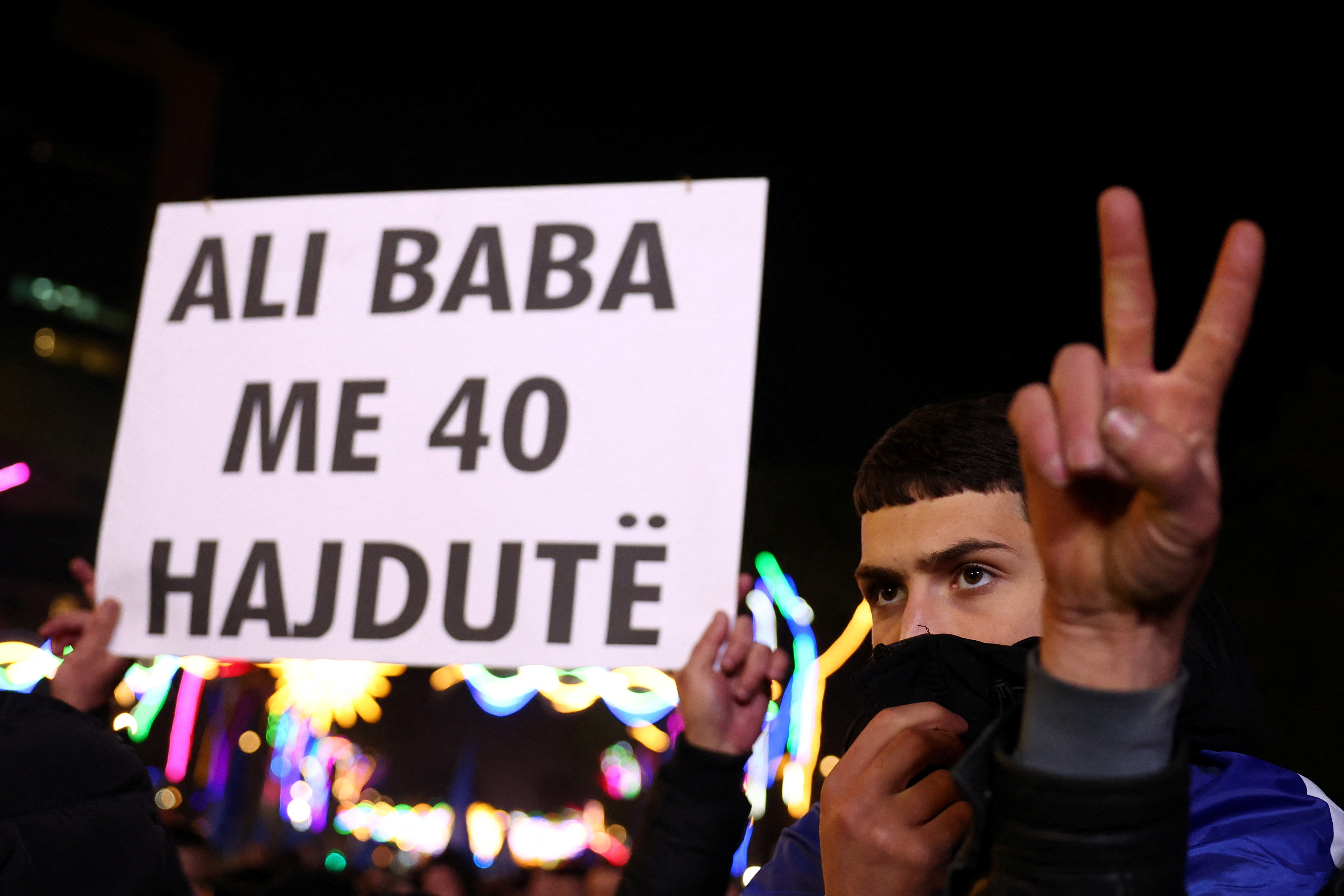 Αλβανία: Διαδηλώσεις και επεισόδια μετά τις κατηγορίες διαφθοράς κατά της αντιπροέδρου της κυβέρνησης-1