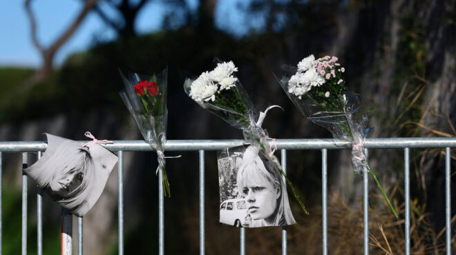 γαλλία-στο-σεν-τροπέ-η-ταφή-της-μπριζίτ-563998441