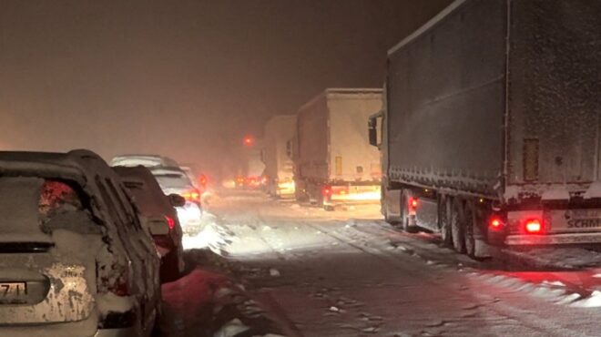 πολωνία-ουρές-20-χιλιομέτρων-σε-αυτοκιν-564001678