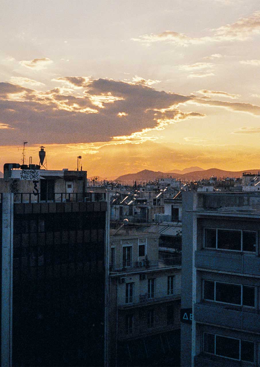 Αντον Χάνγκσλιτ, τι σε γοητεύει στην «αναλογική» Αθήνα;-4