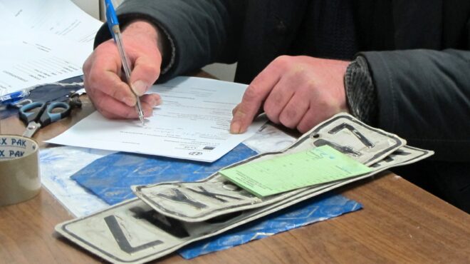 ξεκινά-σήμερα-η-επιστροφή-πινακίδων-ι-563988721