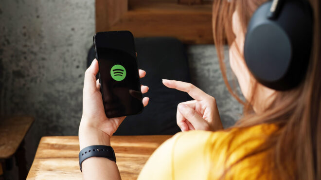 πες-μου-τι-ακούς-να-σου-πω-πόσων-ετών-εί-563959135