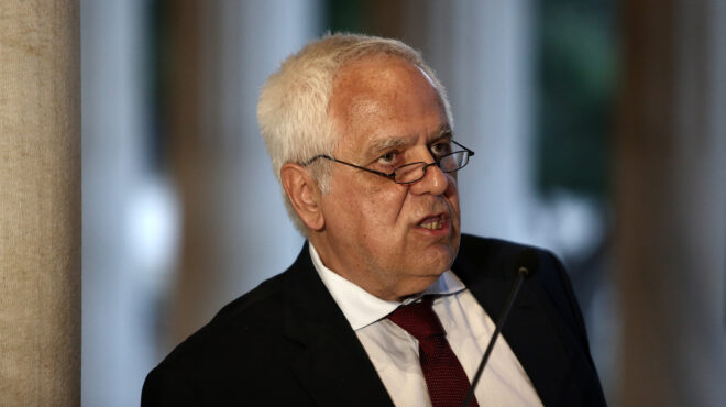 εχεις-τρεις-ημέρες-να-φύγεις-από-τη-χώ-563972272