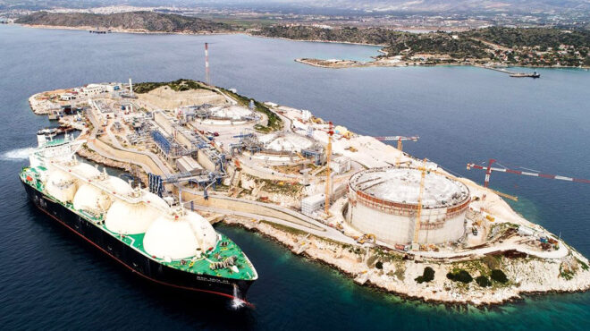 μποτιλιάρισμα-τάνκερ-με-lng-στη-ρεβυθούσ-563996383