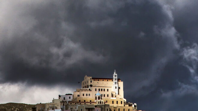 δράσεις-φιλανθρωπίας-σε-νυχτερινό-563956795