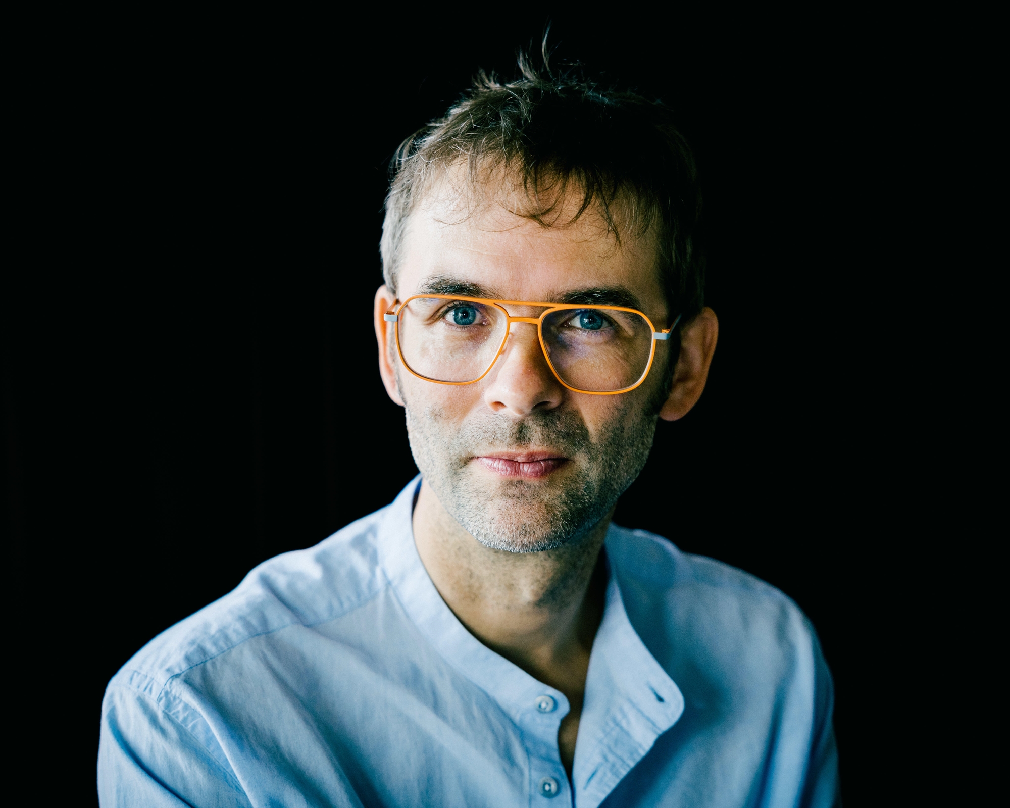 Σάλομον Μπάους: Μια αυλή συναναστροφών-1