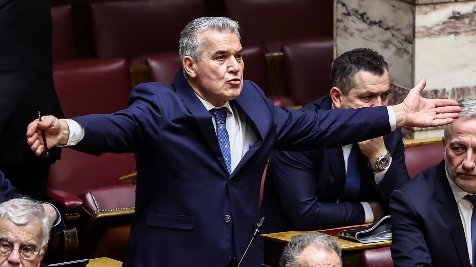 Ανασκόπηση 2025: Οταν η Βουλή έγινε viral-4