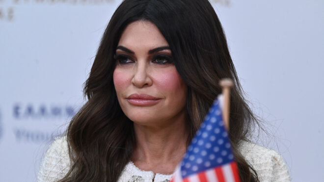 θεωρείο-πολλοί-μνηστήρες-563958694