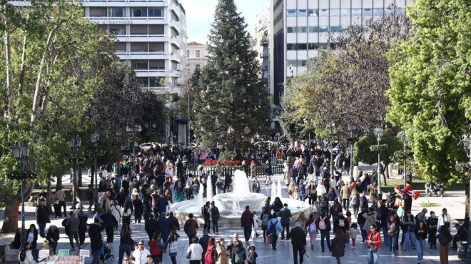 σε-ισχύ-από-σήμερα-το-εορταστικό-ωράρι-563969629