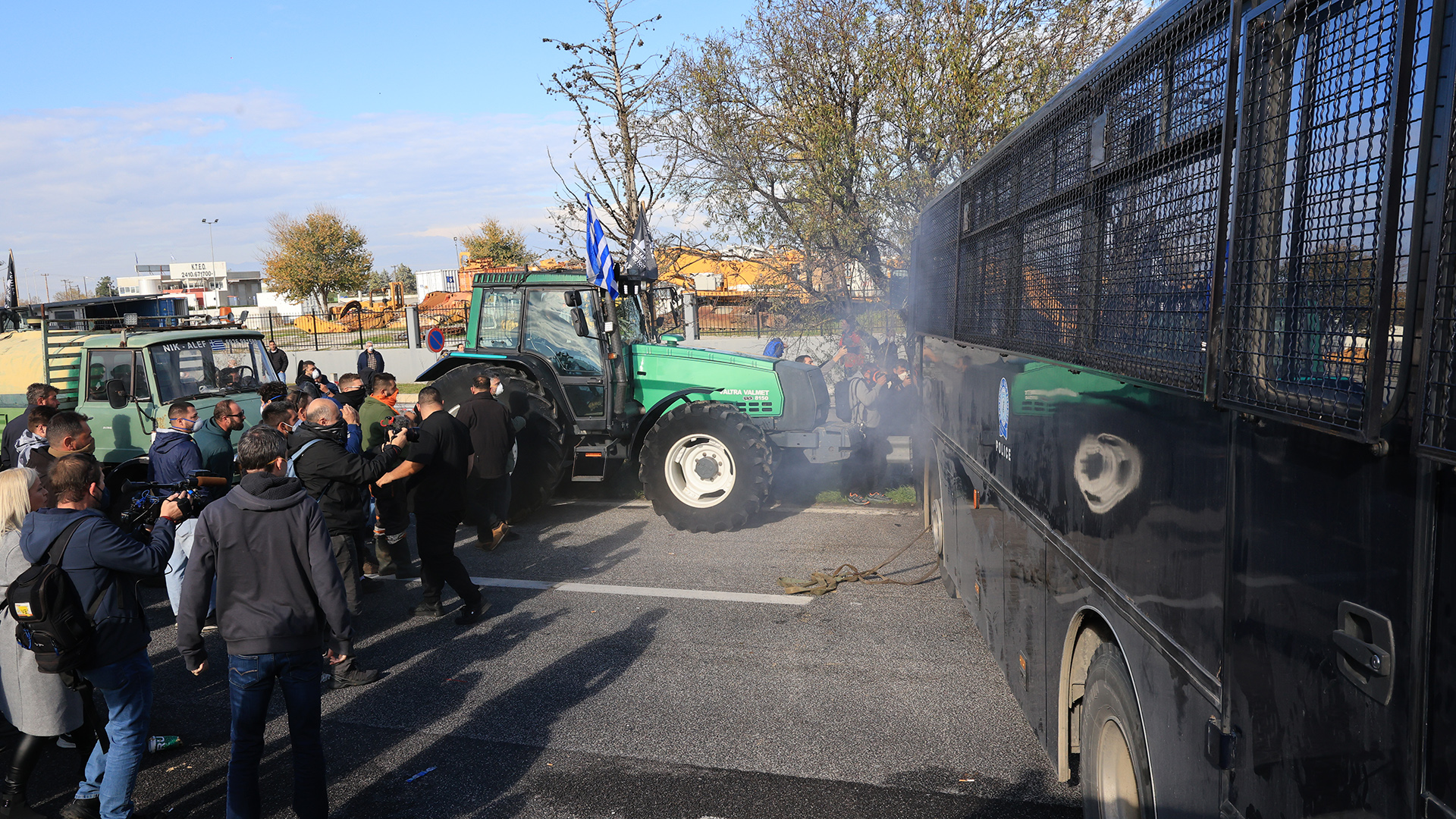 Κλιμακώνουν τις κινητοποιήσεις οι αγρότες – Τα νέα μπλόκα και η κρίσιμη συνέλευση στη Νίκαια-2