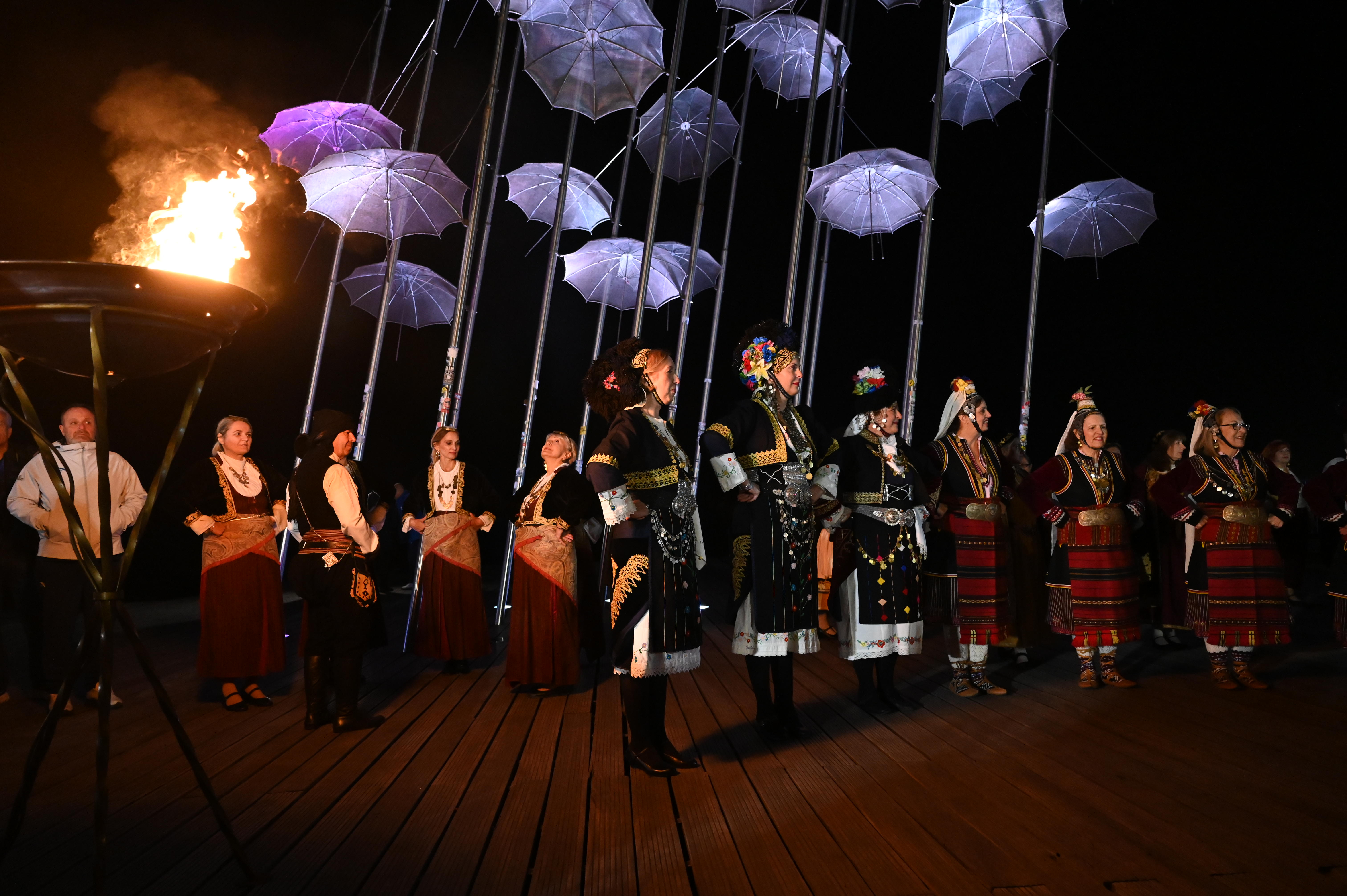 Χειμερινοί Ολυμπιακοί Αγώνες: Η Θεσσαλονίκη υποδέχτηκε την Ολυμπιακή Φλόγα – Εικόνες-3