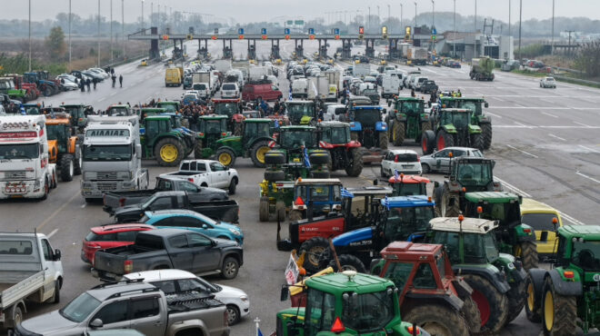 μπλόκα-αγροτών-βροχή-οι-ακυρώσεις-σ-563968396