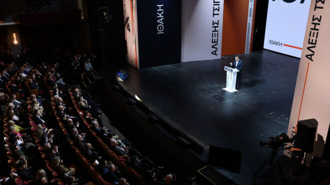 ποιοι-θα-κατέβουν-από-τον-εξώστη-στη-563964244