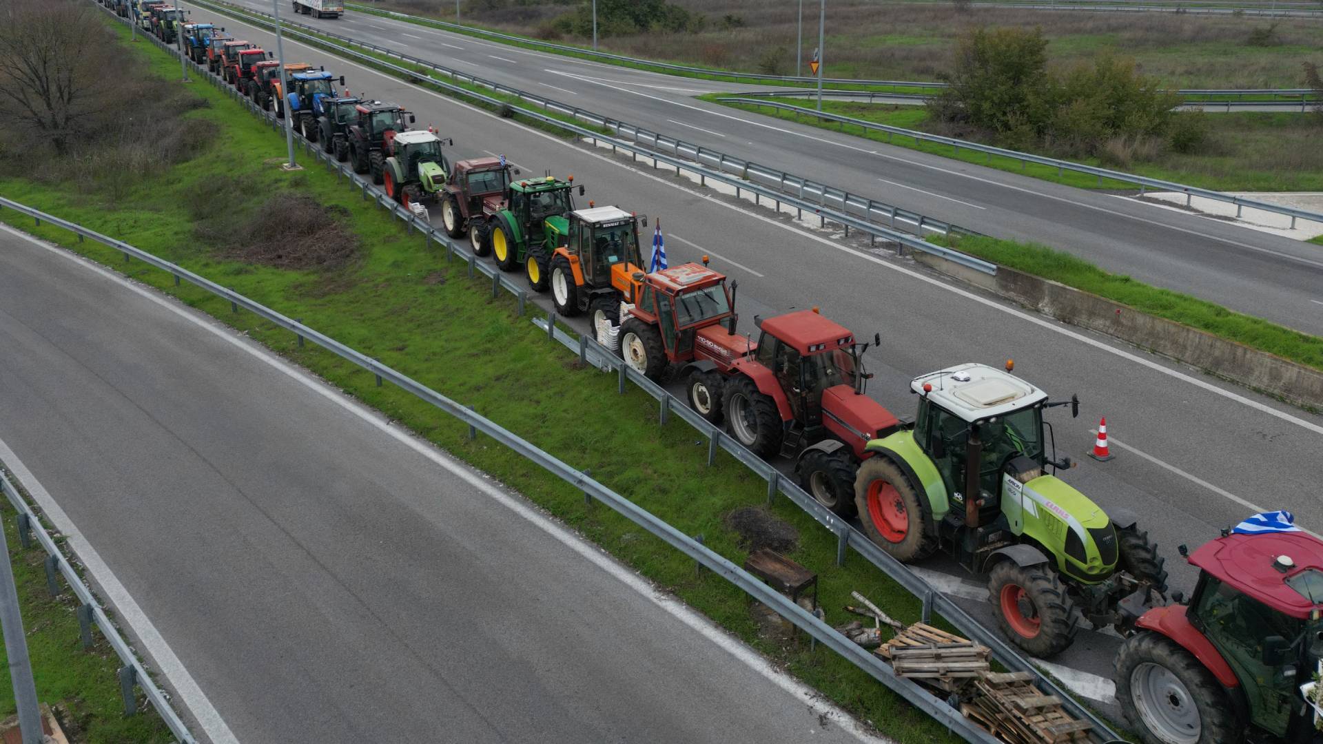 Αγρότες: Εκλεισε για έξι ώρες το τελωνείο Προμαχώνα – Ενισχύονται τα μπλόκα-3