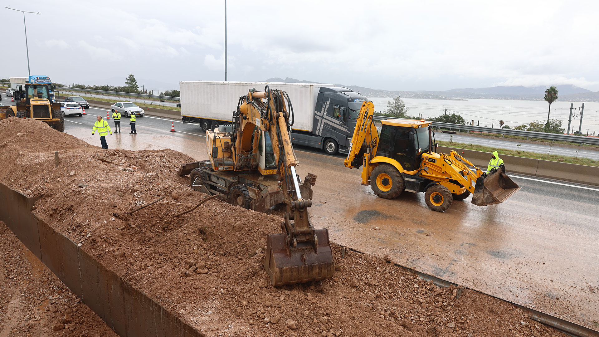 Κακοκαιρία «Byron»: «Στη Μάνδρα ζούμε με την αγωνία κάθε φορά που βρέχει»-3