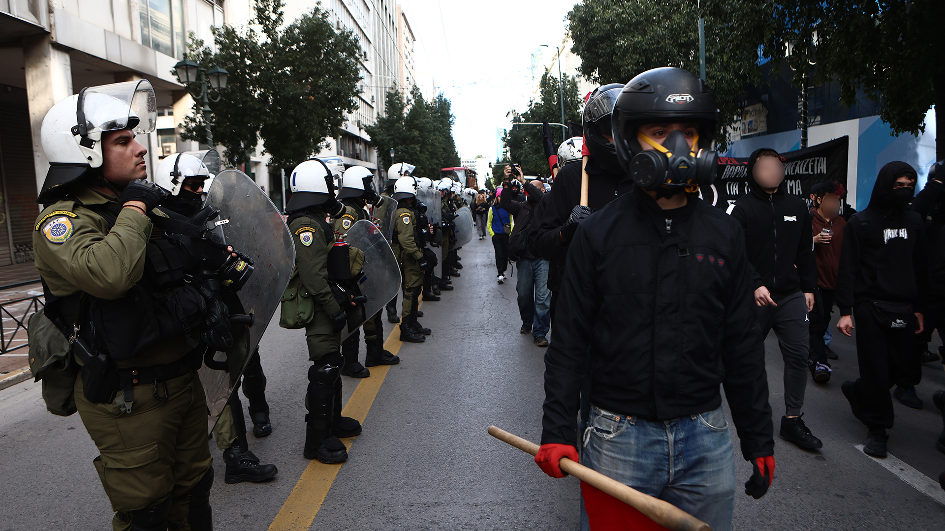 Σε εξέλιξη η πορεία στη μνήμη του Αλέξανδρου Γρηγορόπουλου – Σε ισχύ οι κυκλοφοριακές ρυθμίσεις-1