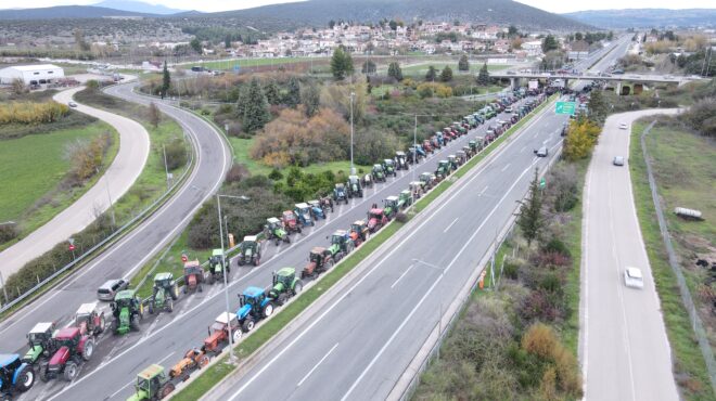 πυκνώνουν-τα-αγροτικά-μπλόκα-στην-αθη-563963017