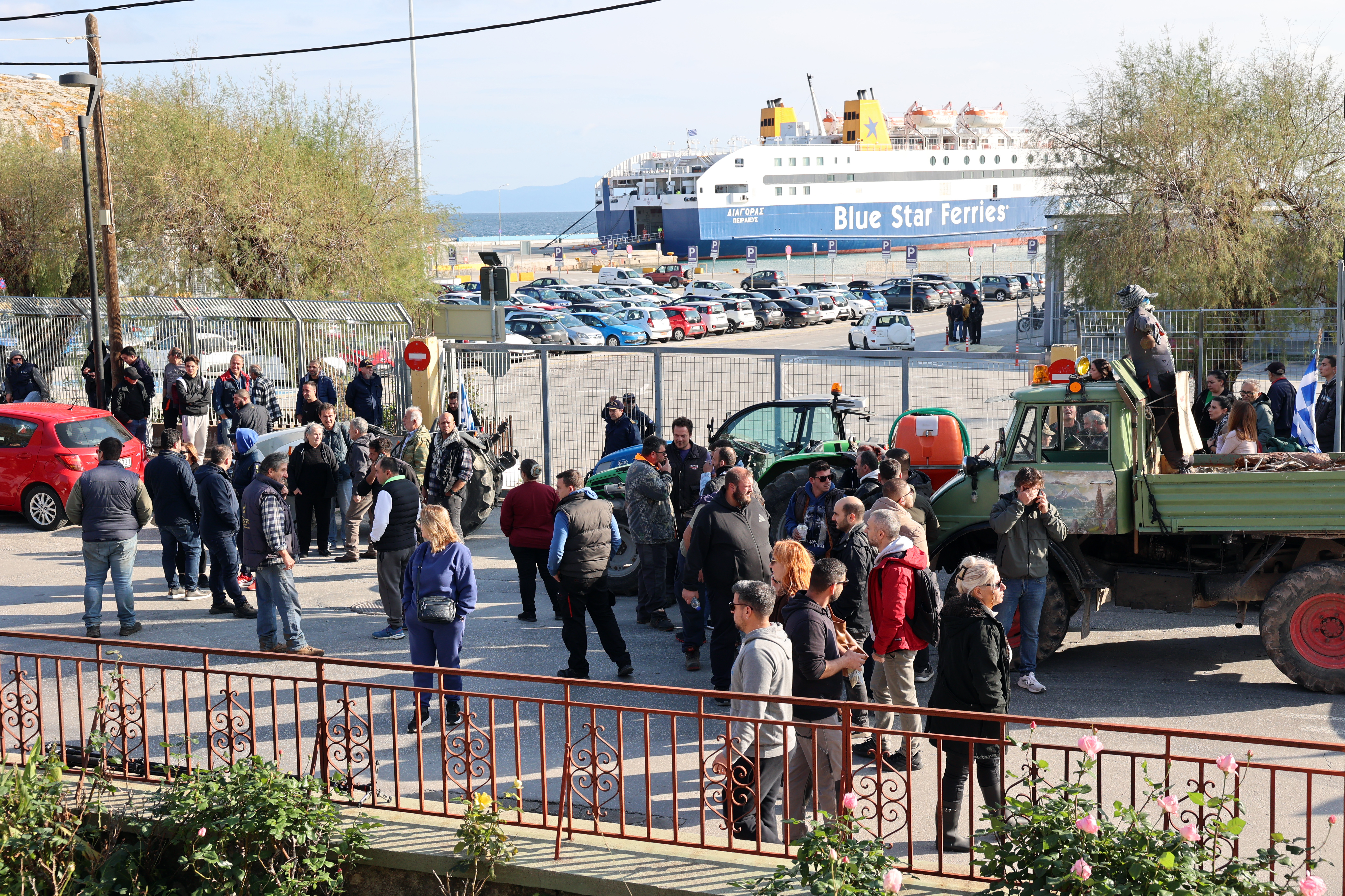 Συνεχίζουν τις κινητοποιήσεις οι αγρότες – Οι κλειστοί δρόμοι και τα νέα μπλόκα-3