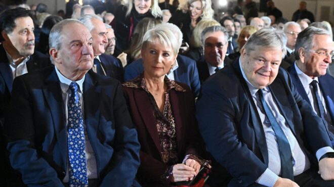 αιχμές-καραμανλή-και-βενιζέλου-για-δι-563964637